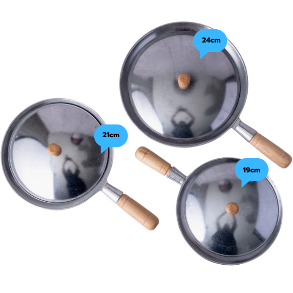 Small aluminum pot with wooden handle 19cm.