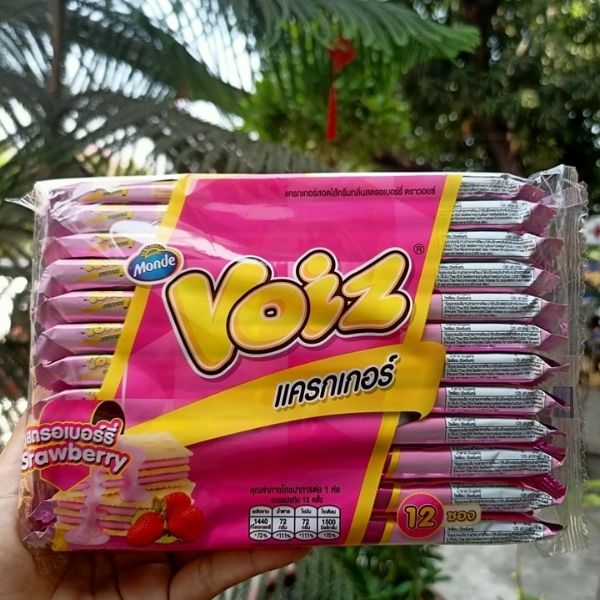 Strawberry-flavored cream-filled crackers 24g ( pack of 12 pieces )